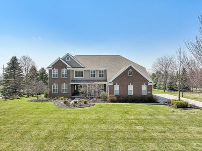 7416 Secretariat Dr, Saline, MI, 48176