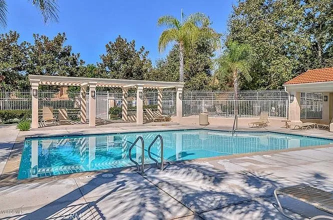 15464 Borges Dr — Photo 55