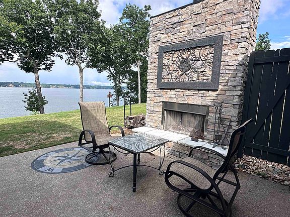 5th image of 79 Crowne Point Dr
