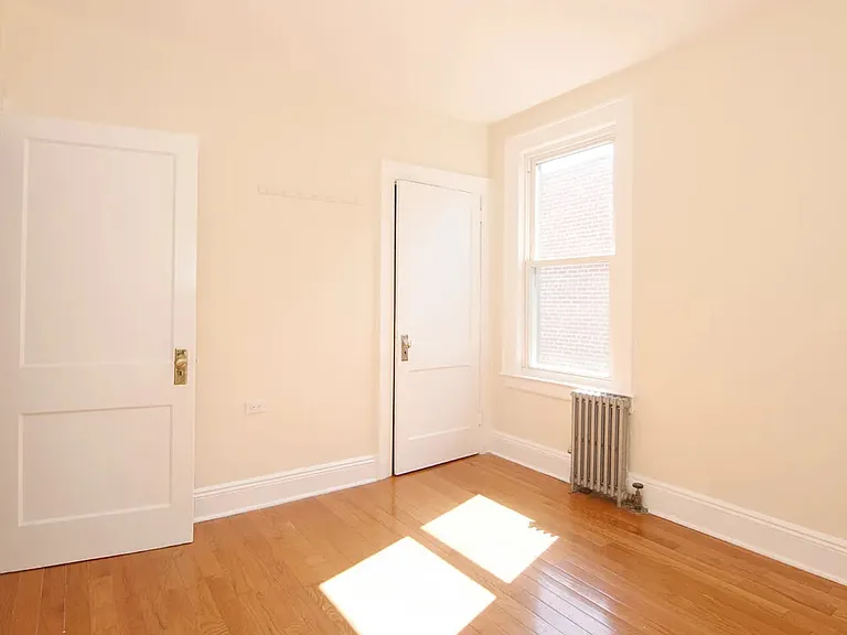 21-39 41st St #2 — Photo 2