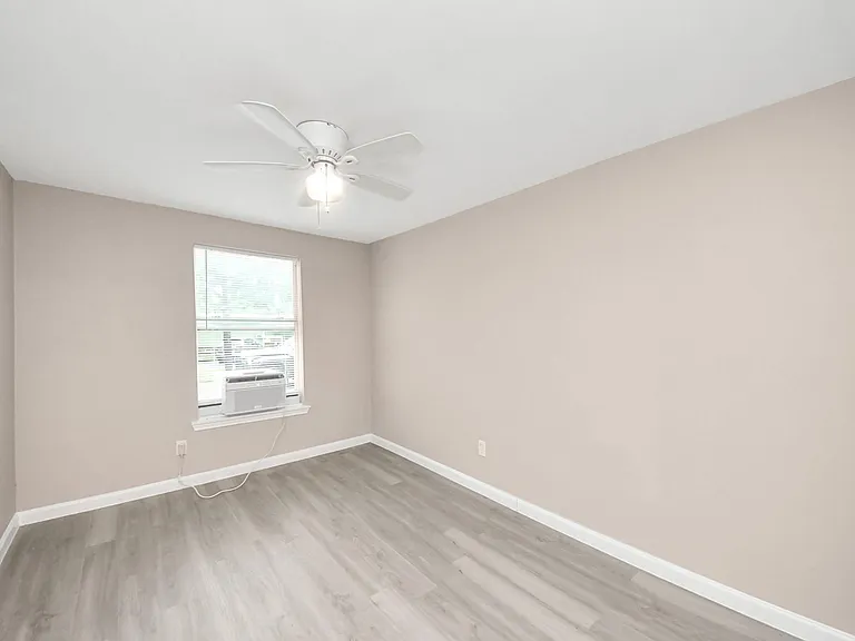 17111 River Rd #B — Photo 13
