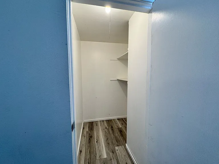 Boulder Manor — Photo 8