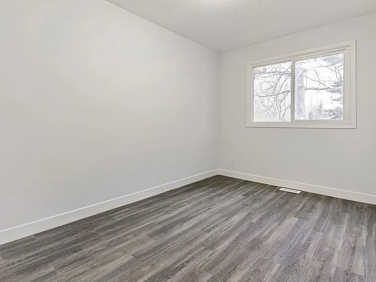 1215 Pontiac Ct — Photo 11