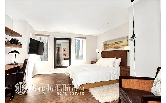 Rented by Douglas Elliman | media 3