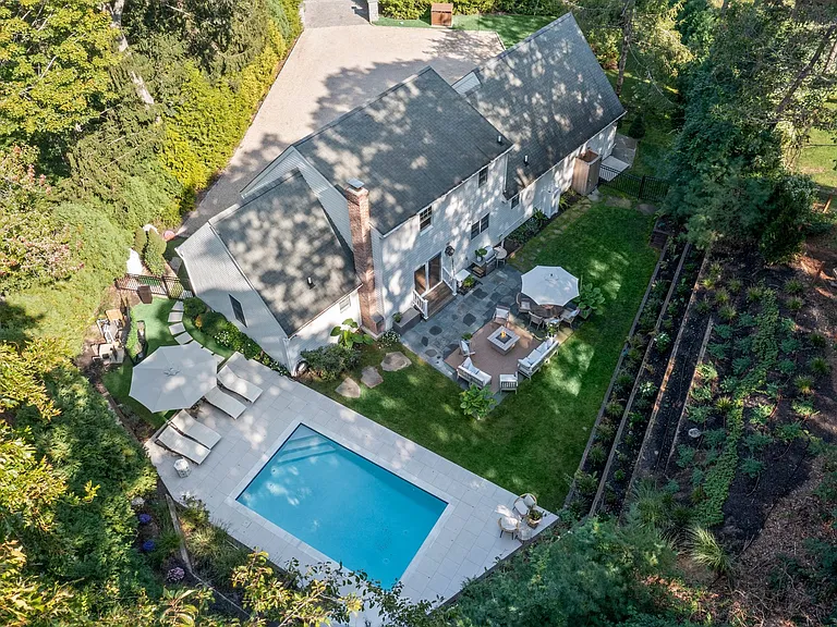 2421 Noyac Rd — Photo 48