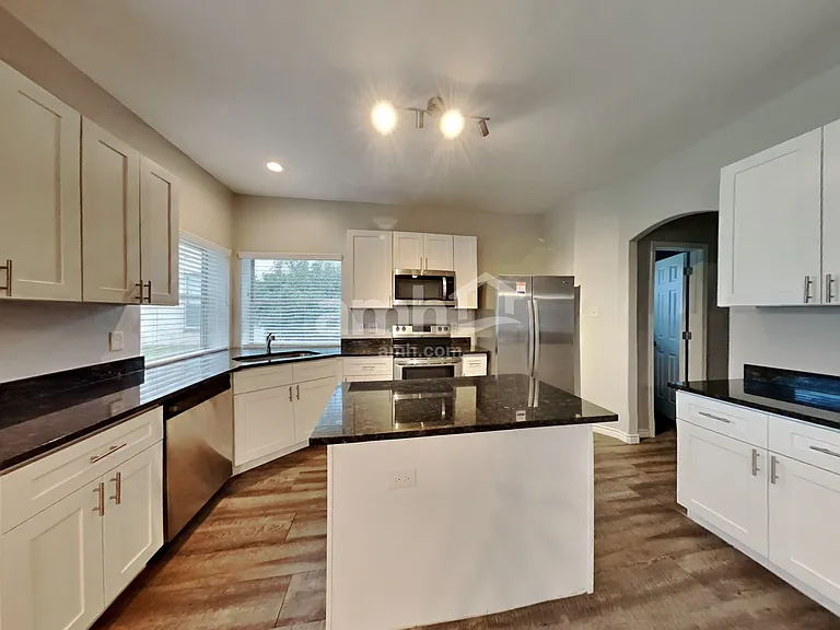 18007 Oakloch Ct — Photo 3