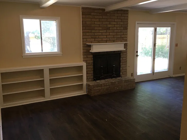 4648 S Maplewood Ave — Photo 3