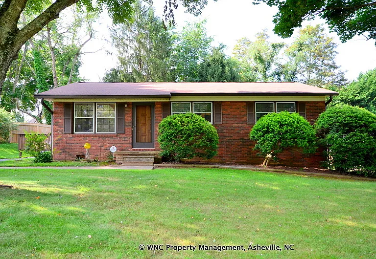 53 Tipperary Dr — Photo 1