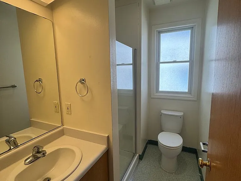 2527 Piedmont Ave #C — Photo 15