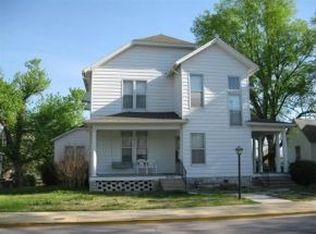 311 W 6th St, Carthage, MO 64836
