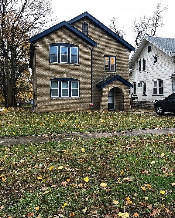 1st image of 1424 W Jefferson St