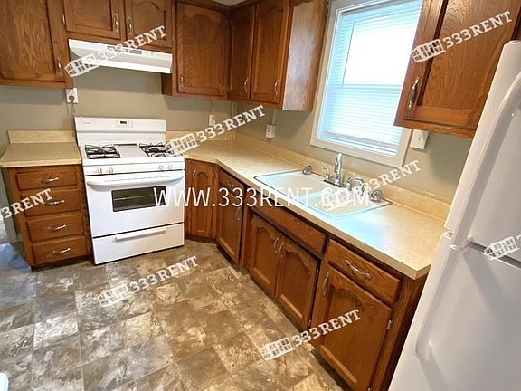 3rd image of 708 SE High St