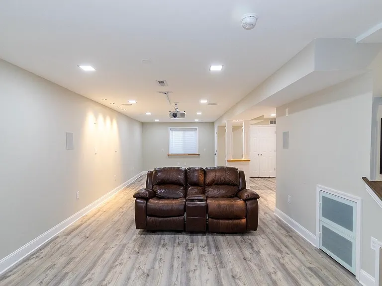823 S Haines Cir — Photo 26