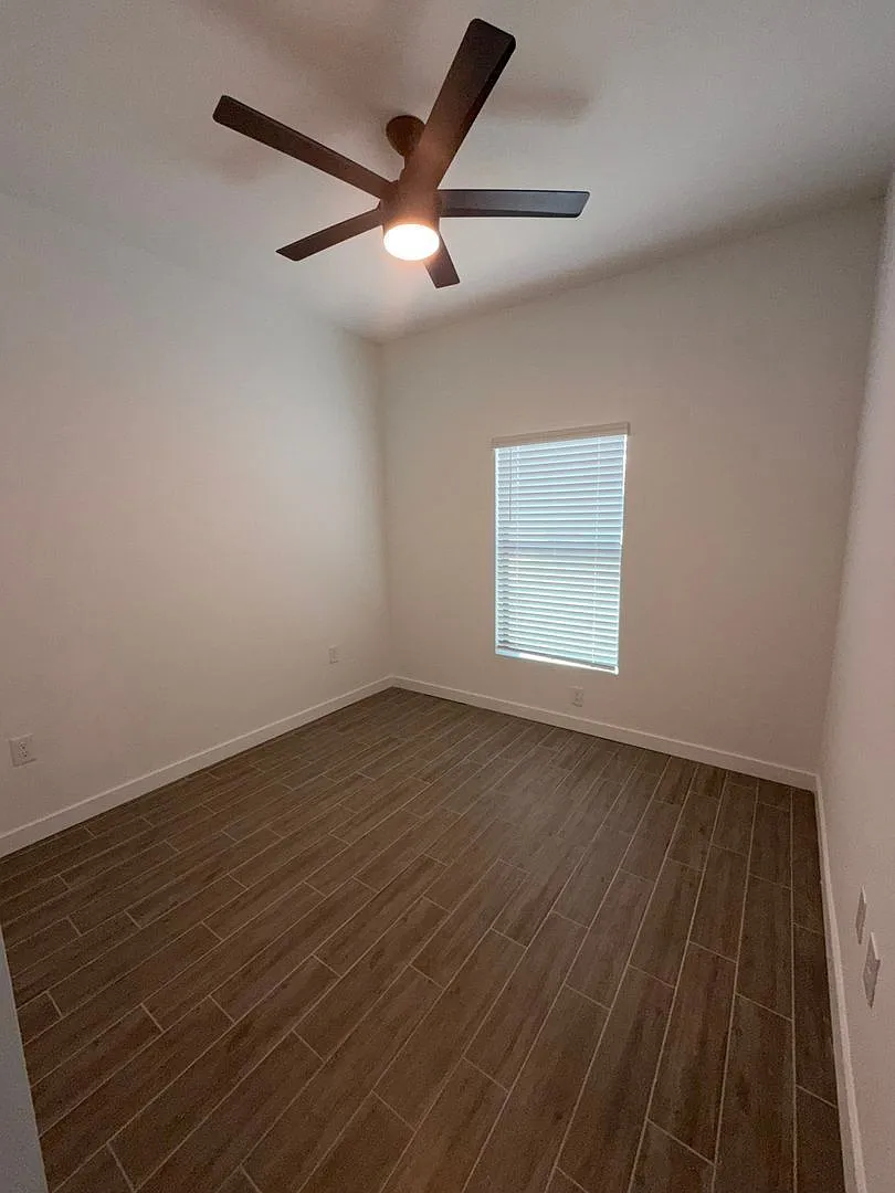 3 bed, 2.0 bath, 1198 sqft, $1,660 — Photo 4
