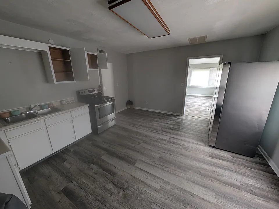 608 W Highland Ave