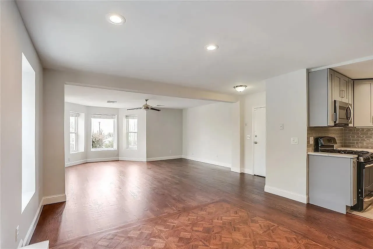 2 bed, 2.0 bath, 1100 sqft, $2,850 — Photo 3