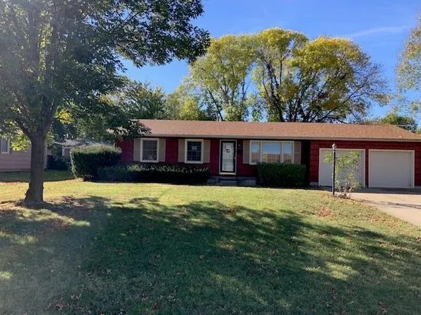 1361 S Lafayette Ave, Marshall, MO 65340