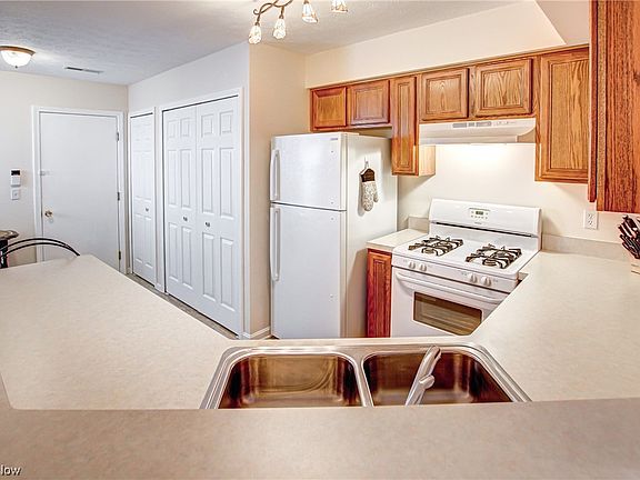 4th image of 6744 Cedarwood Trce