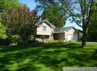 2600 Setter Cir, Mound, MN 55364
