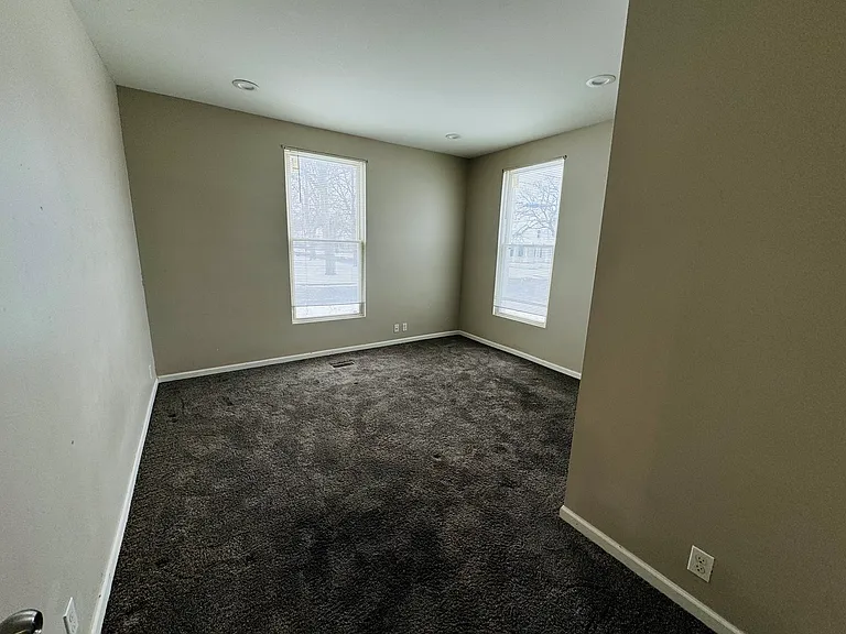 121 S Elm Ave #1 — Photo 24
