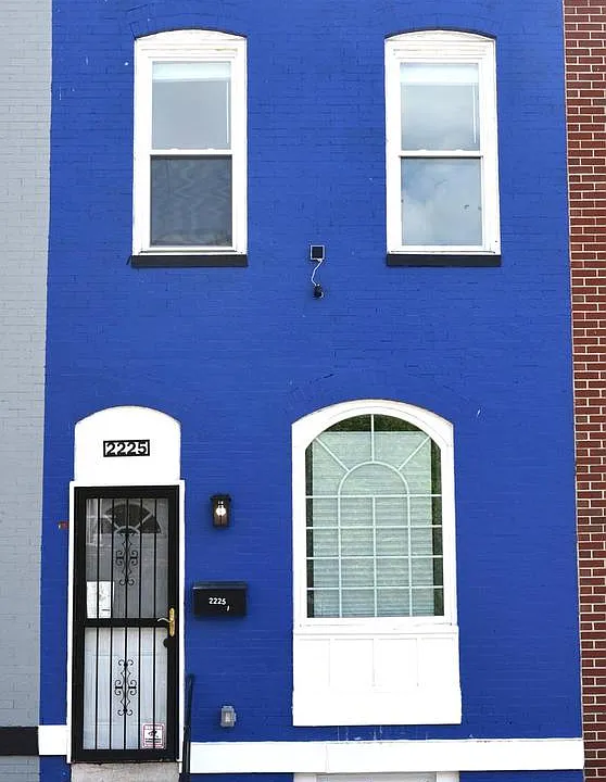 2225 W Baltimore St
