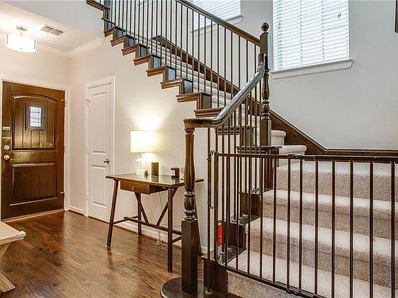3rd image of 3017 Hereford Dr