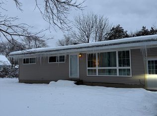 4038 S Quarterline Rd, Muskegon, MI 49444