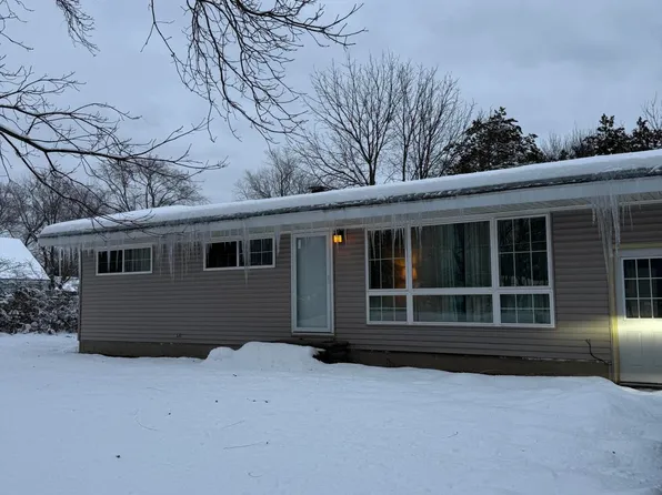 4038 S Quarterline Rd, Muskegon, MI 49444