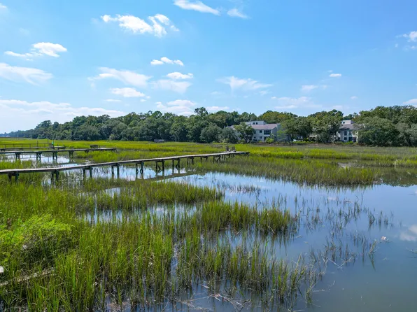 1058 N Shadow Dr, Mount Pleasant, SC 29464