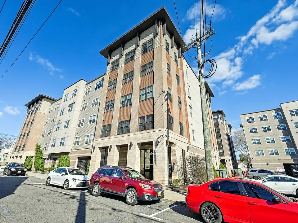 5808 Washington St #507