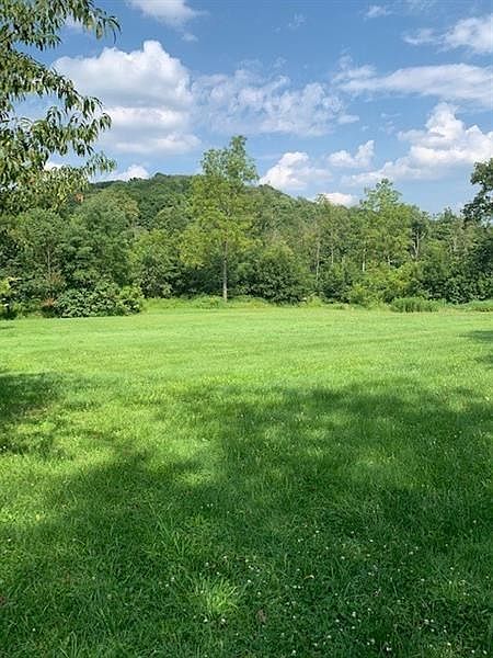 2nd image of 340 Foxwood Rd