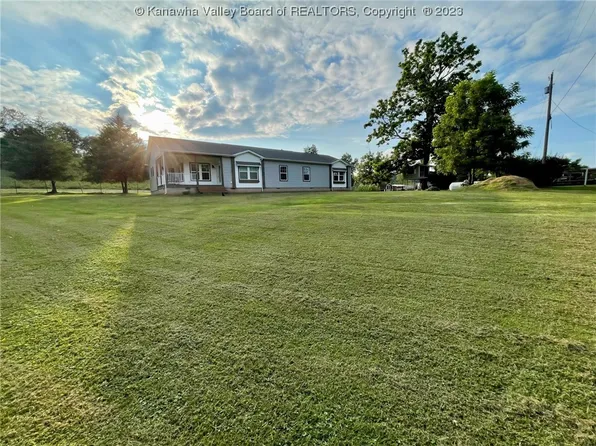 1306 Cow Run Rd, Cottageville, WV 25239