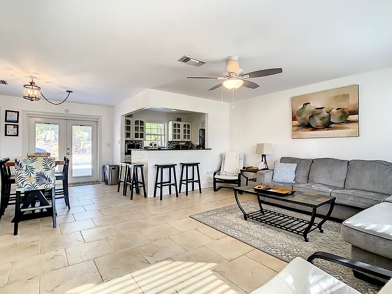 2437 Arapaho St — Photo 14