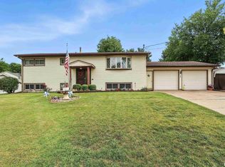 408 E 21st Ave, Coal Valley, IL 61240