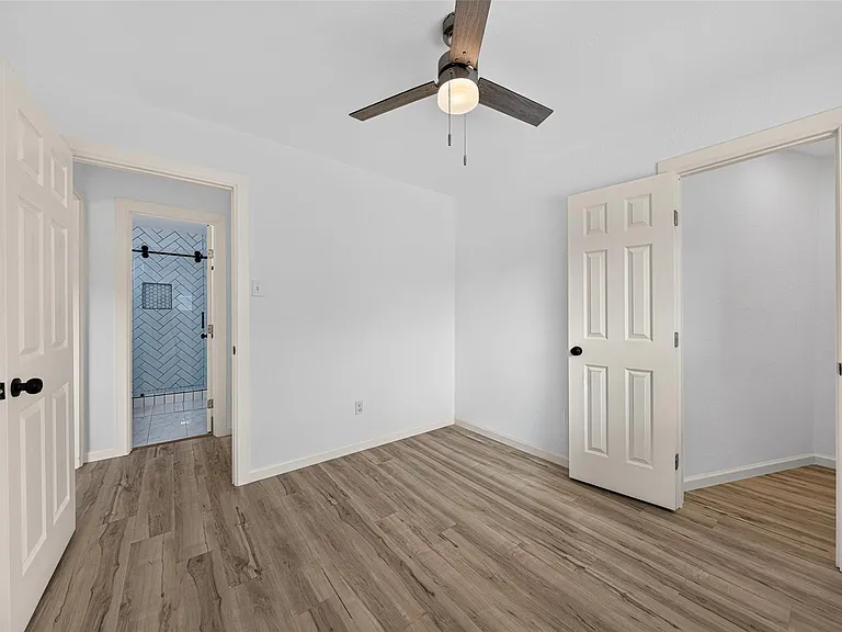 17006 Enchanted Cir E — Photo 20