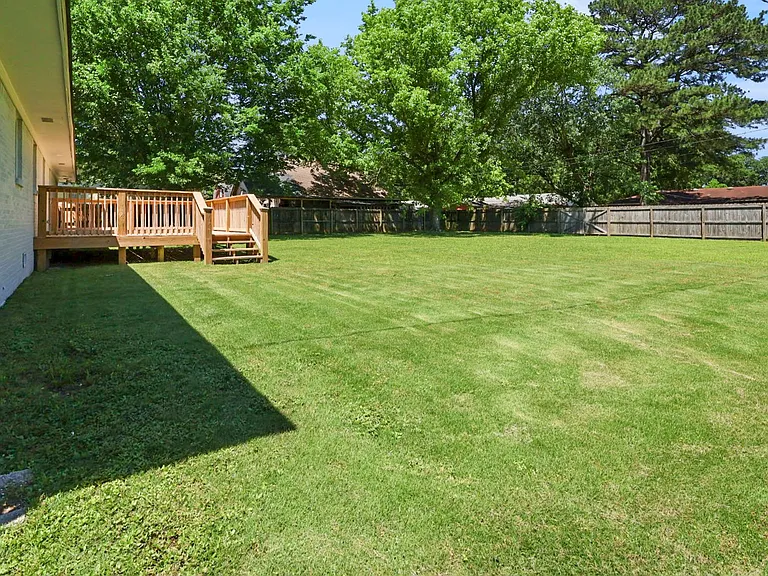 614 Holland Ct SW — Photo 19