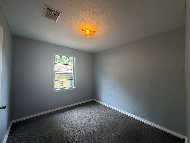 2618 Roosevelt Ave — Photo 7