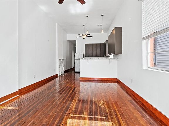3rd image of 3809-11 Dauphine St
