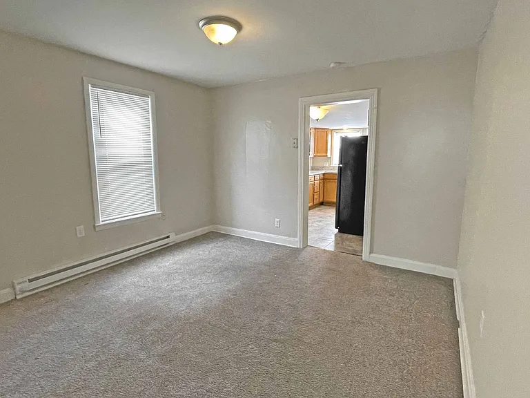 24 E High St — Photo 6