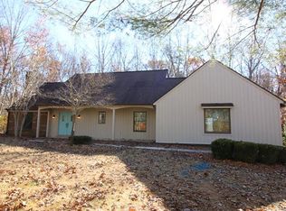 843 Holiday Dr, Crossville, TN 38555