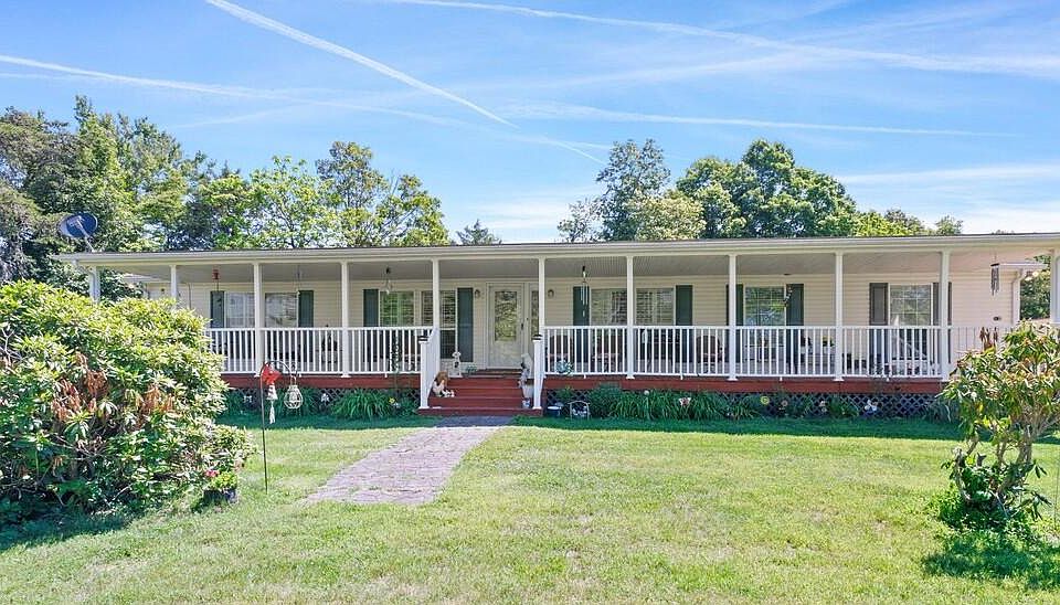 1st image of 252 Maiden Ln