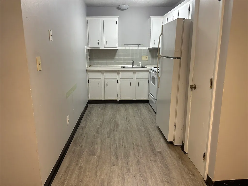 1 bed, 1.0 bath, 672 sqft, $2,000 — Photo 2