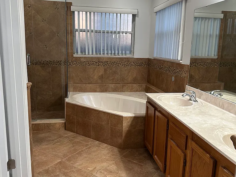 4837 Victoria Chase Ct — Photo 21