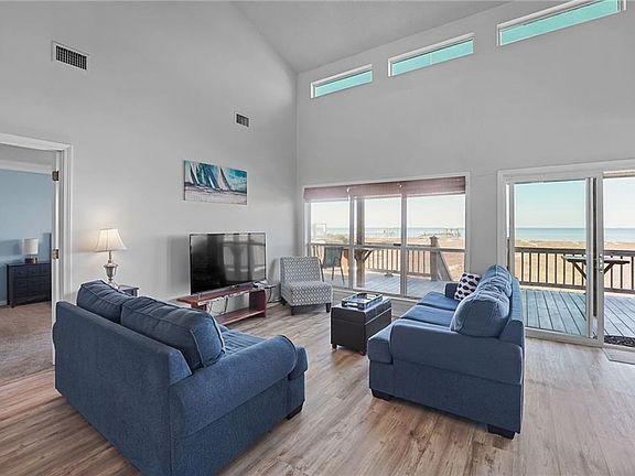 4th image of 2322 Island Shores Dr