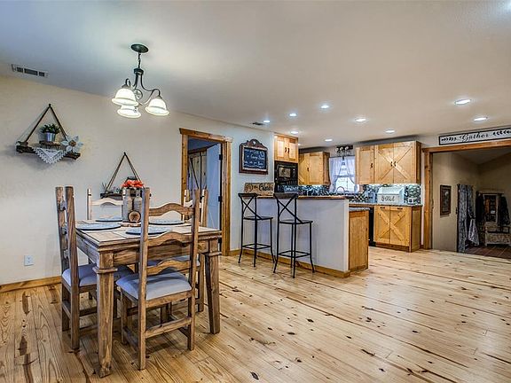 4th image of 1769 County Road 596