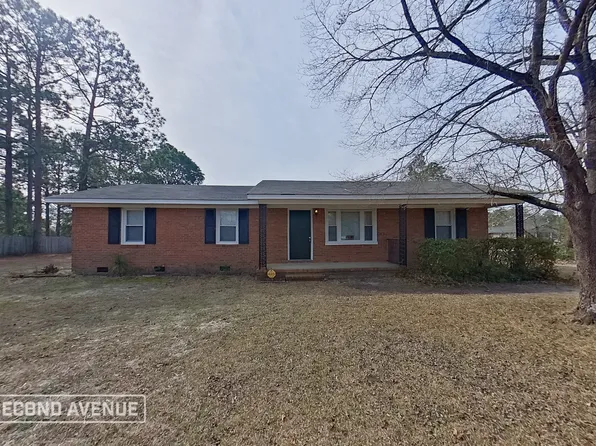 6047 Lexington Dr, Hope Mills, NC 28348