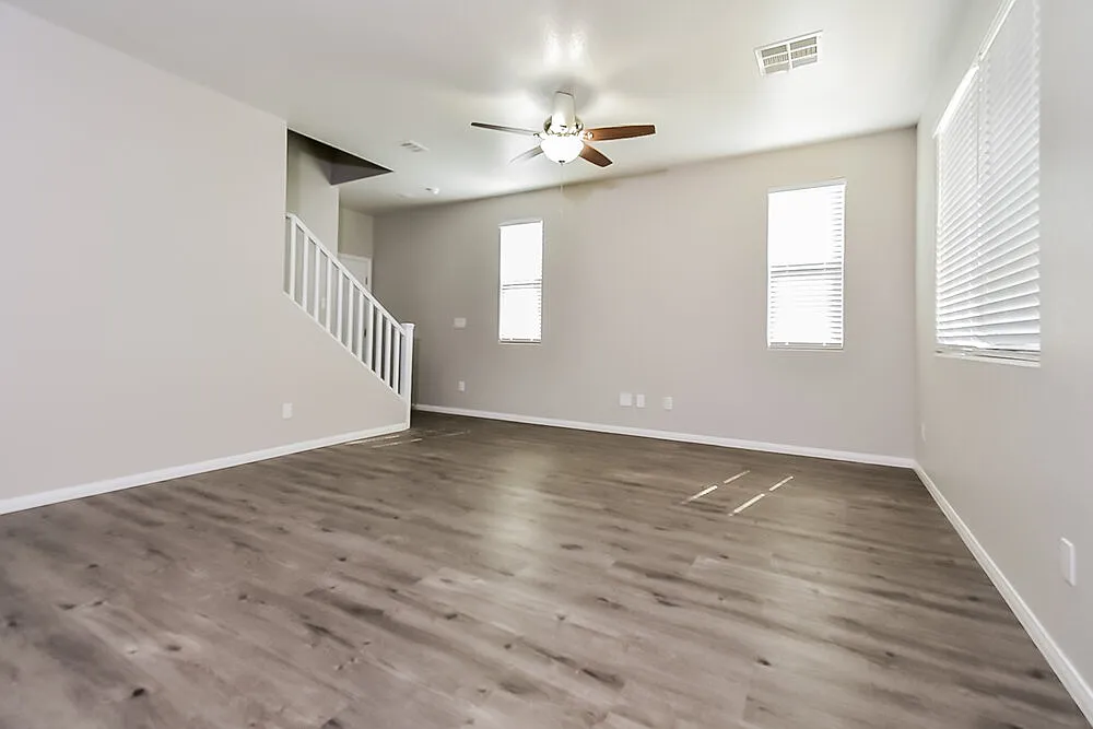 3 bed, 2.5 bath, 1365 sqft, $2,310 — Photo 4