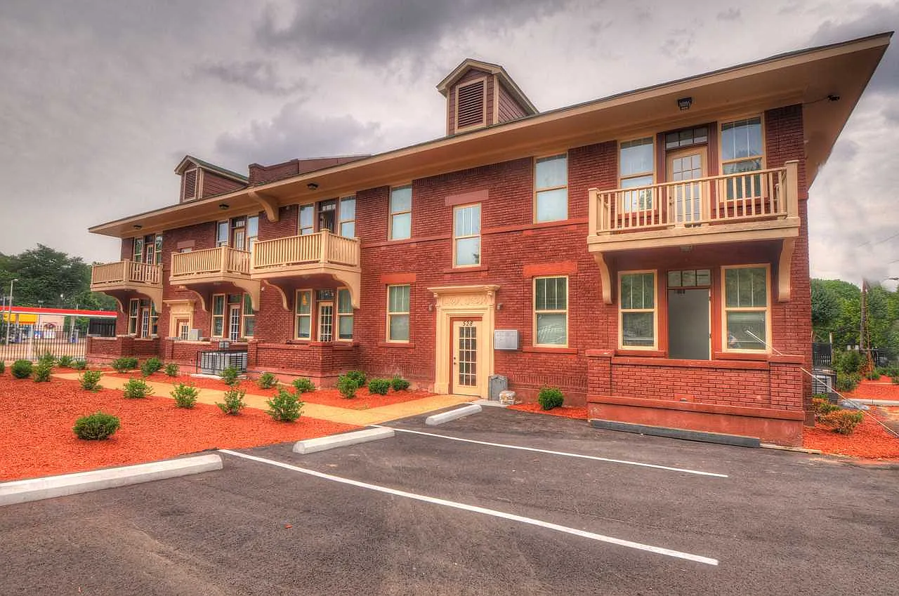 2 bed, 2.0 bath, $900 — Photo 1