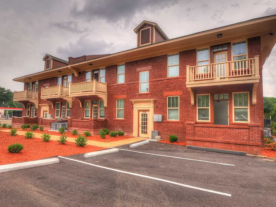528 E Parkway Ave #9