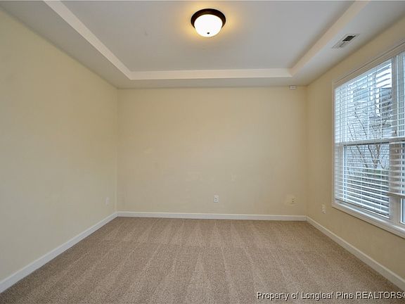 5th image of 281 Ganton Dr